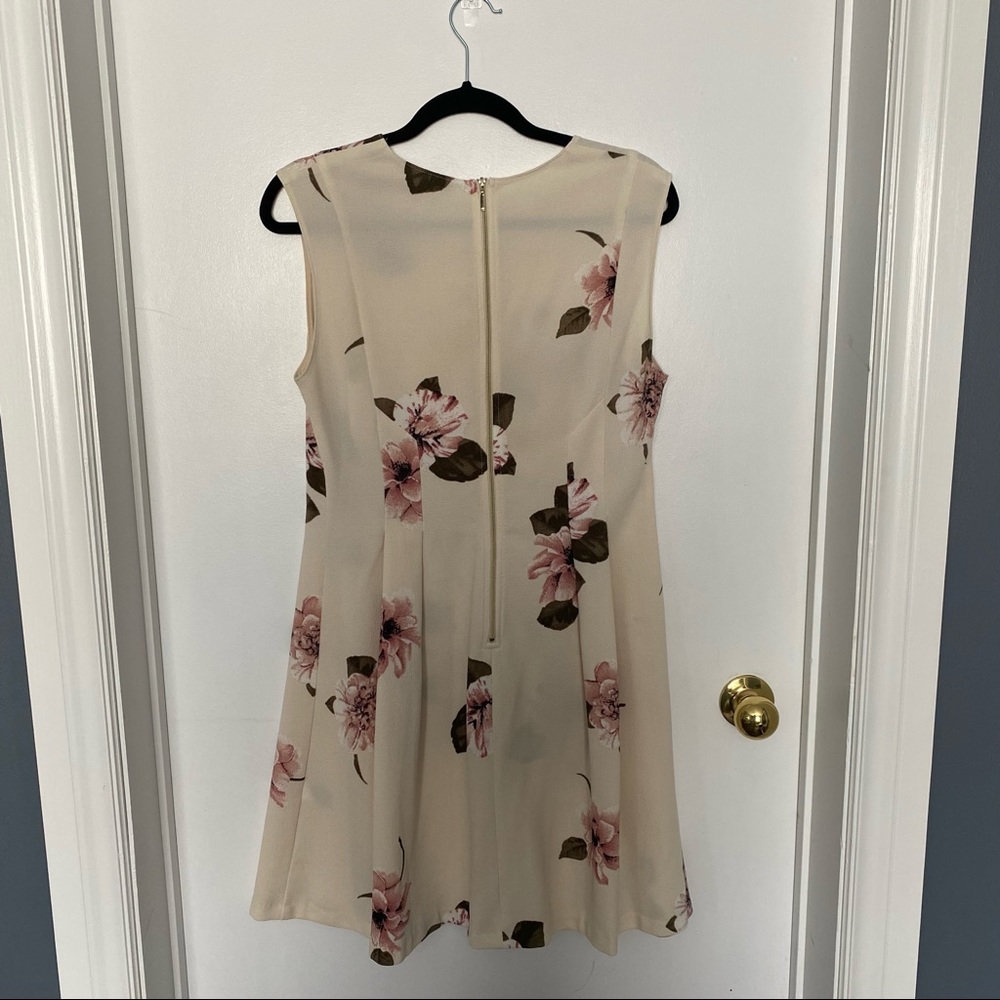 Dynamite Dress - Picture 3 of 6